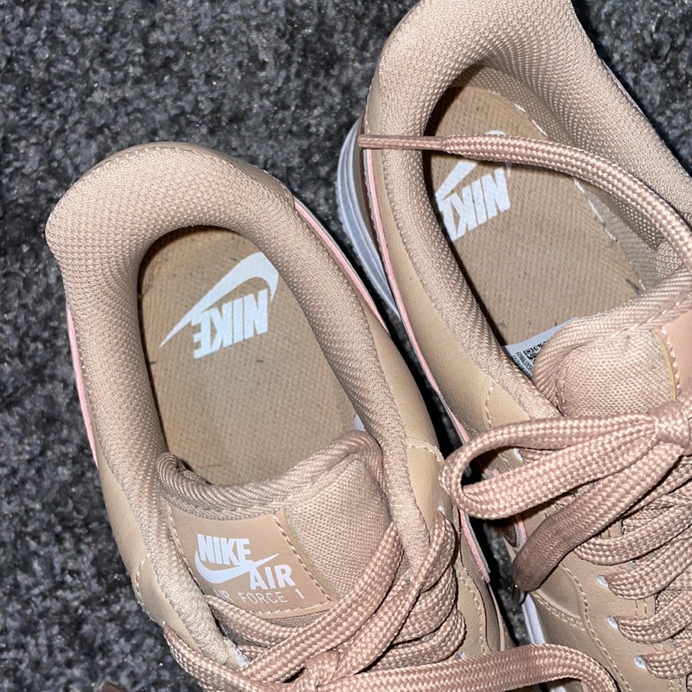 Nike Air Force 1 Tan Metallic Rose Gold - Picture 3 of 7